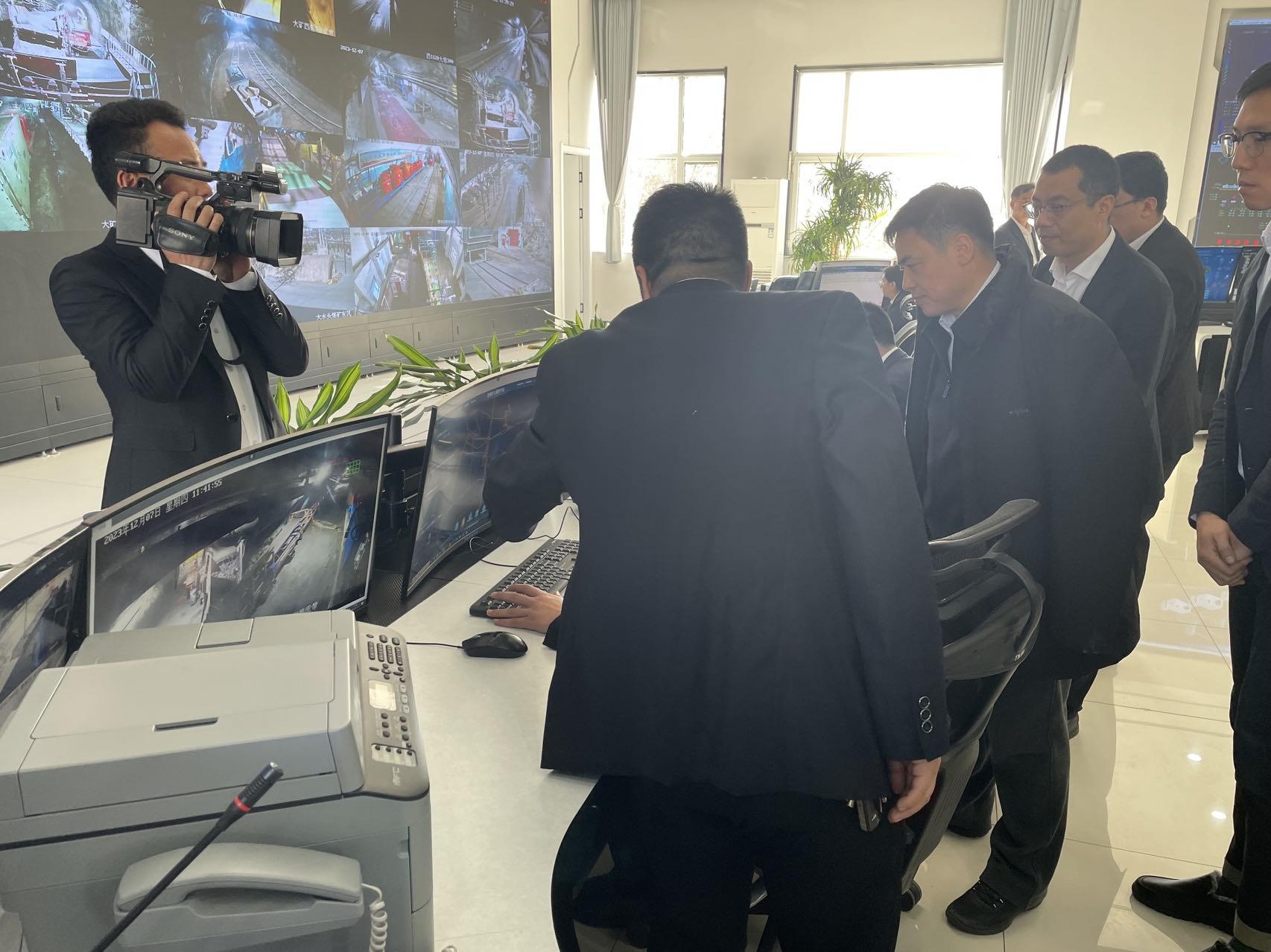 1702343466193305.jpg 03.jpg